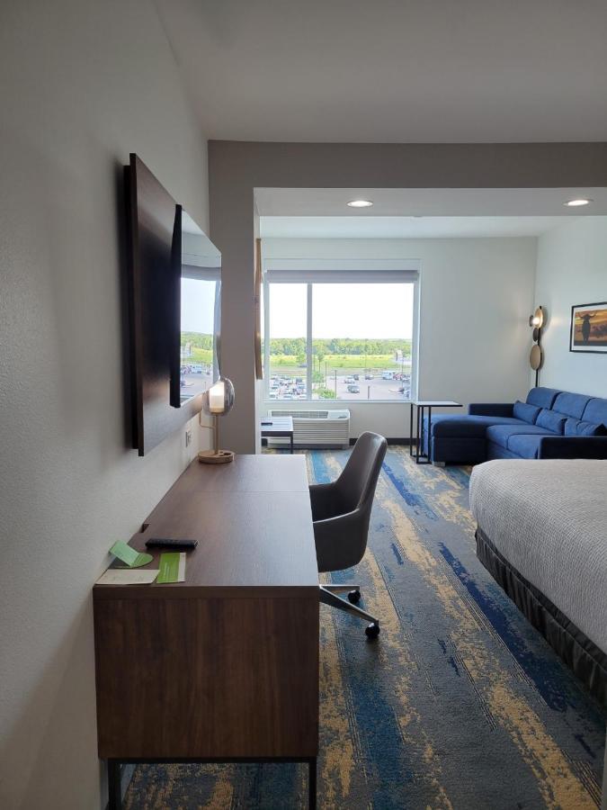 La Quinta Inn & Suites By Wyndham Terrell Buitenkant foto