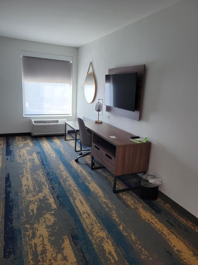 La Quinta Inn & Suites By Wyndham Terrell Buitenkant foto