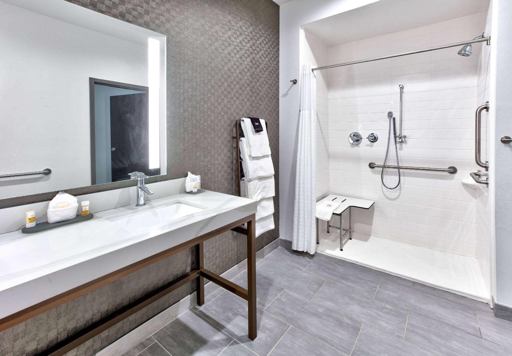 La Quinta Inn & Suites By Wyndham Terrell Buitenkant foto